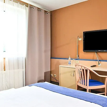 Plaza Hotel 3*