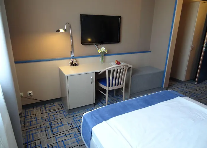 Plaza Hotel 3*